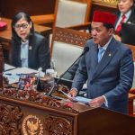 gambar ketua komisi iii dpr harap ketua bem ugm ngaku diteror bikin laporan polisi