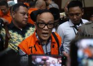 gambar kontroversi pengalihan status tahanan rumah mantan menag yaqut cholil qoumas memicu tuntutan kesetaraan dari eks wamenaker immanuel ebenezer