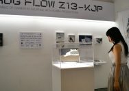 gambar rog flow z13 kjp mahakarya kolaborasi ai masa depan dan seni visual kojima productions tablet gaming monster penumbang performa desktop profesional