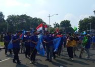 gambar akses jalan medan merdeka selatan ke patung kuda ditutup imbas demo serikat pekerja